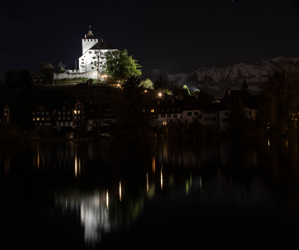 Werdenberg Schloss at night by rachel70