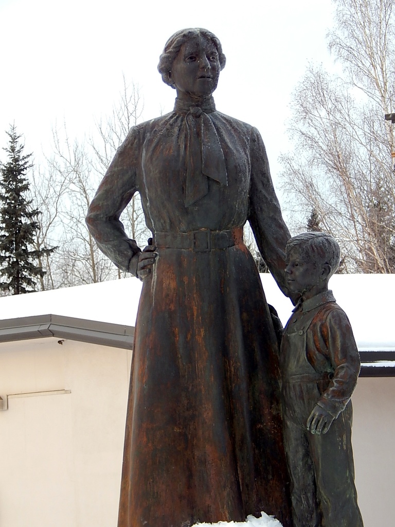 Pioneer Woman and Son by bjywamer