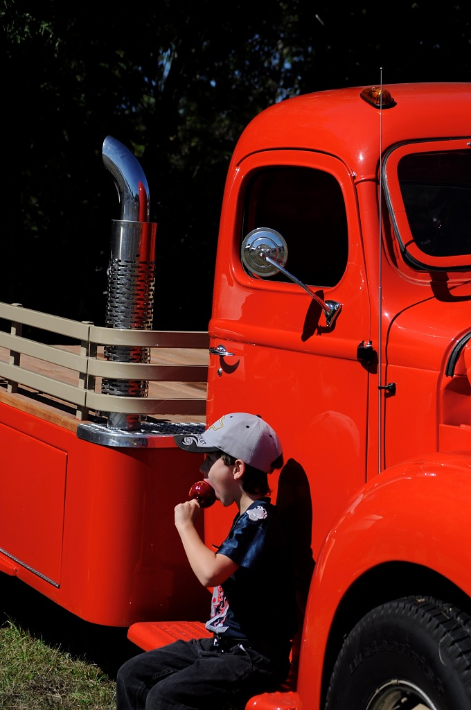 Red truck by dora