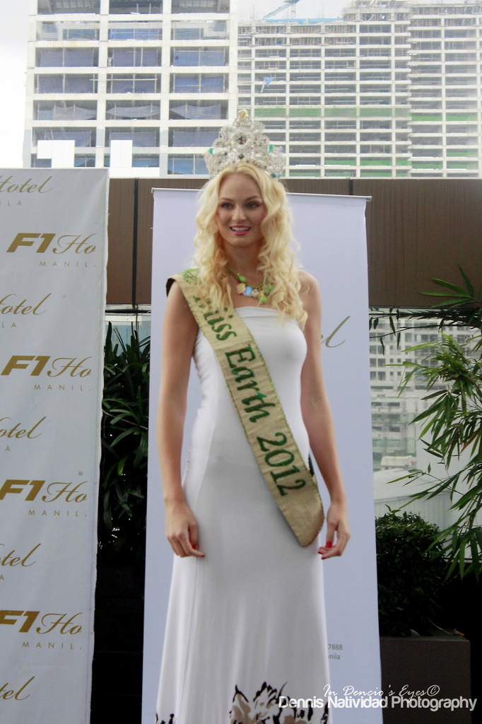 Miss Earth 2012 by iamdencio