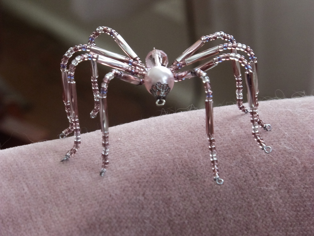 Shiny Spider by linnypinny
