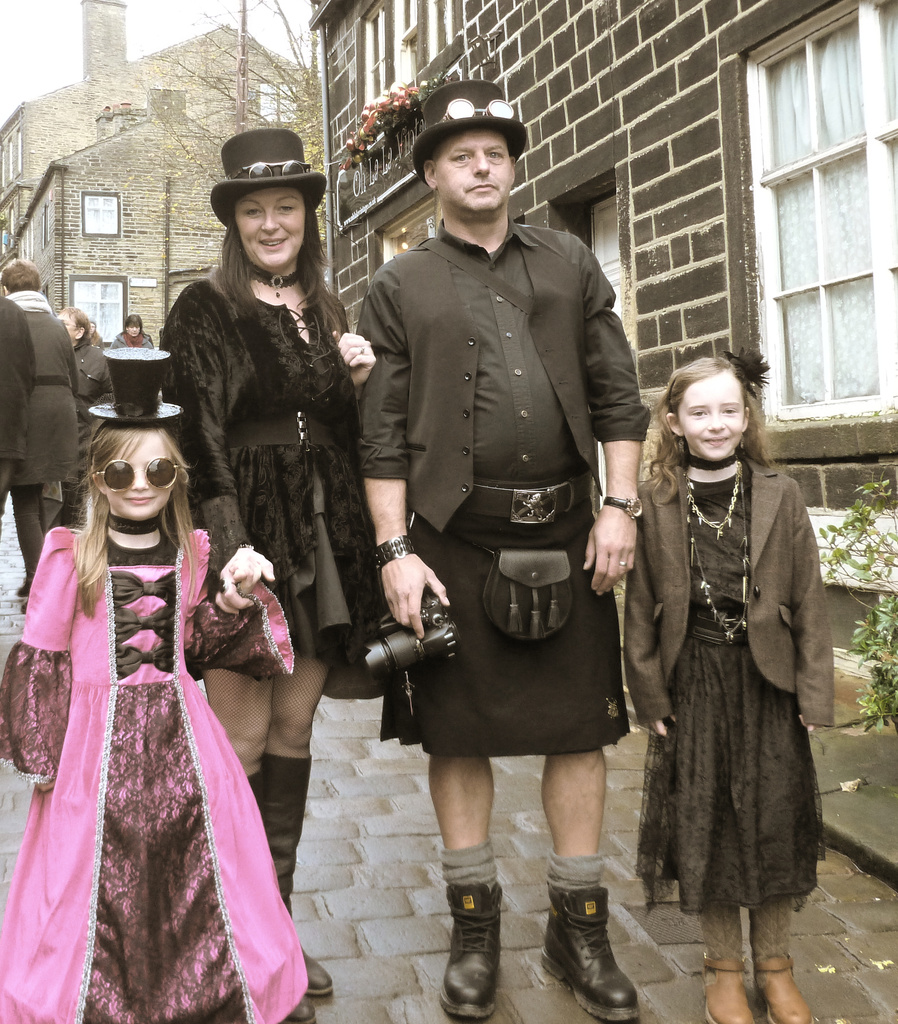 #325 Steam punk family No 1 by denidouble