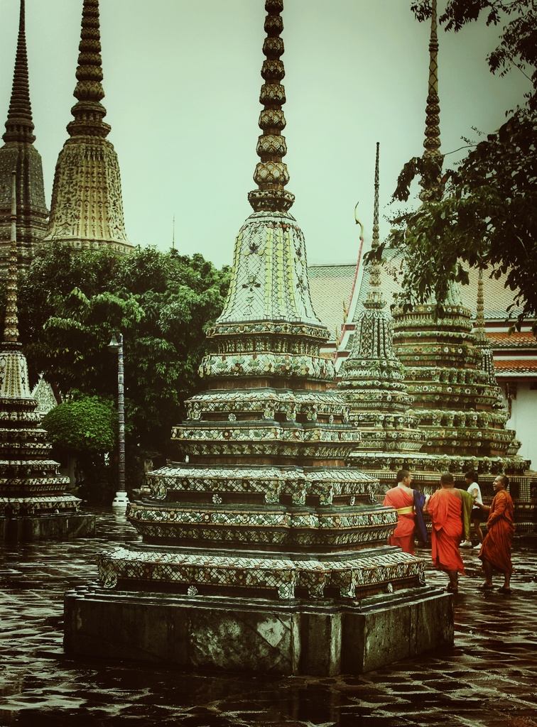 Monks at Wat Po, Bangkok... by streats