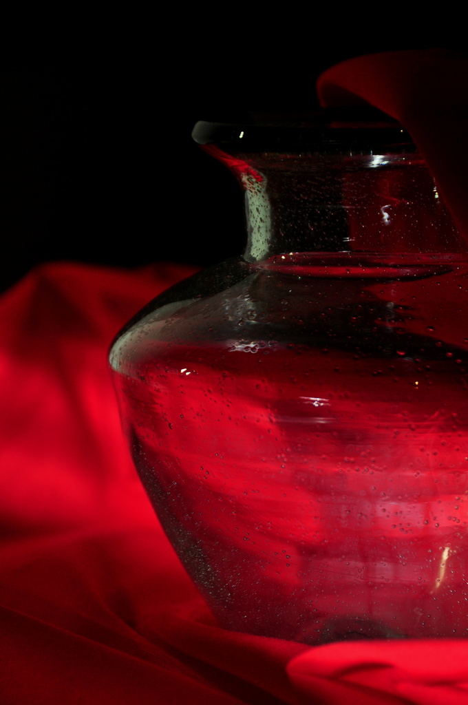 Vase in red by jayberg