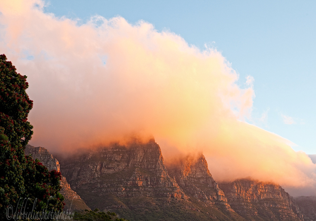 17.11.13 Sunset Over Table Mountain by stoat