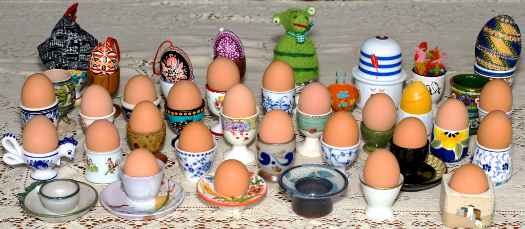 Mundane Eggs Class Photo by jyokota