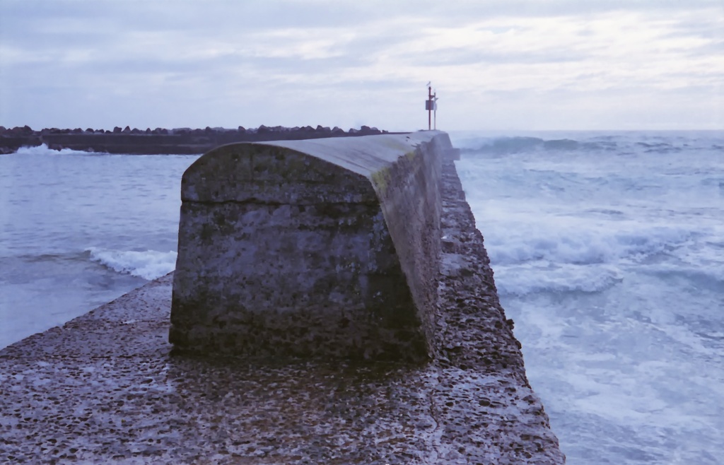 Harbour wall by peterdegraaff