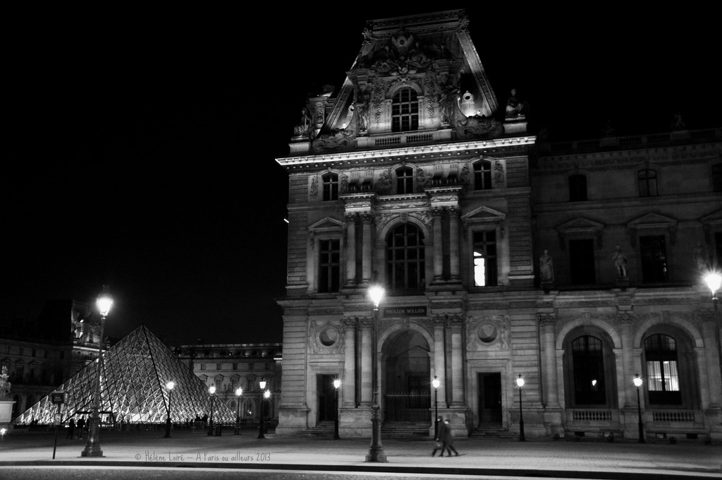 Louvre in b&w by parisouailleurs
