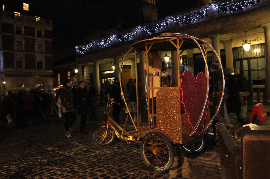 Cinderella's carriage by bizziebeeme