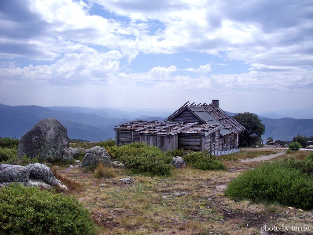 Craig's Hut in the High Country by teodw