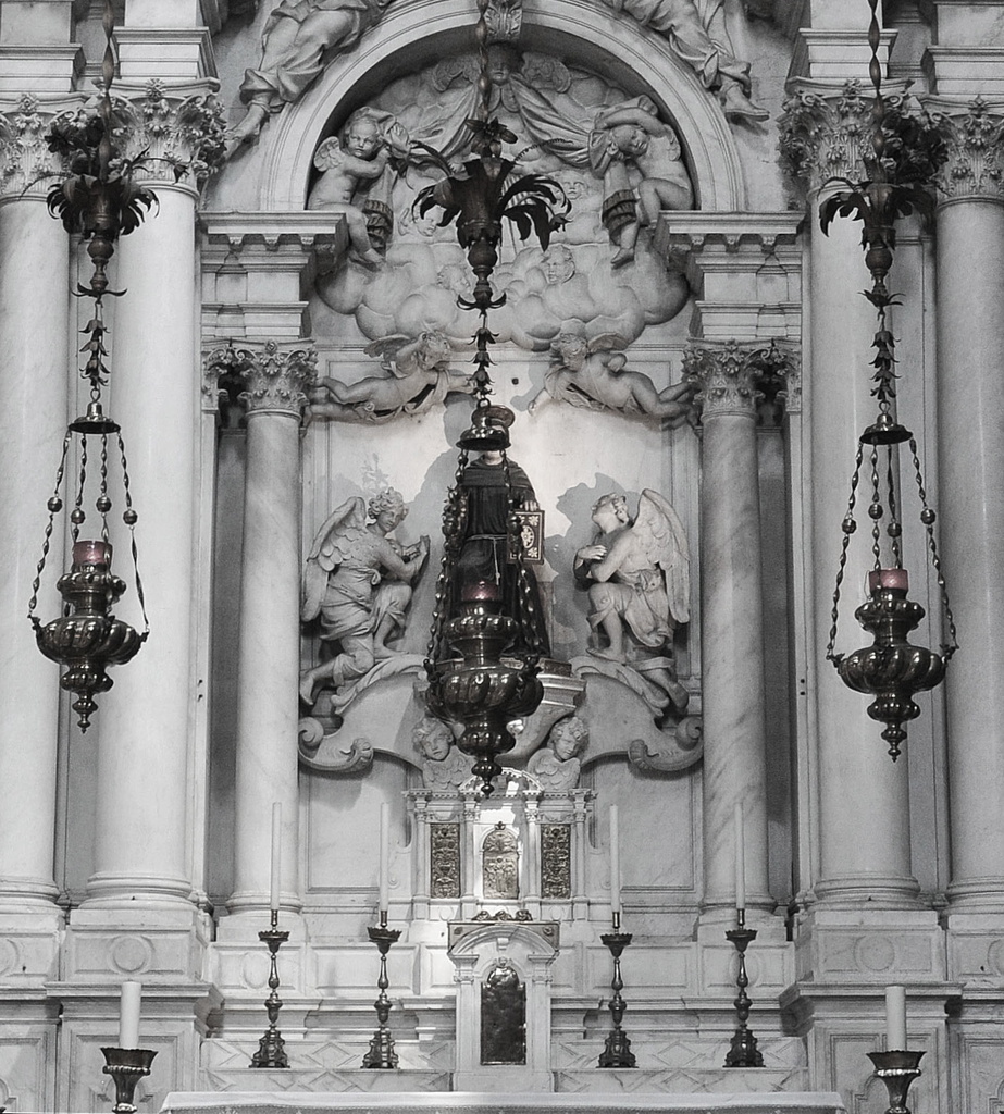 Altar - Basilica di Santa Maria Gloriosa dei Frari by brigette