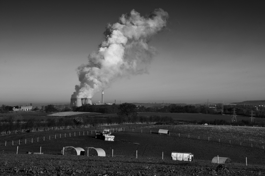 Oakley Grange Farm and Ratcliffe Power Station by seanoneill