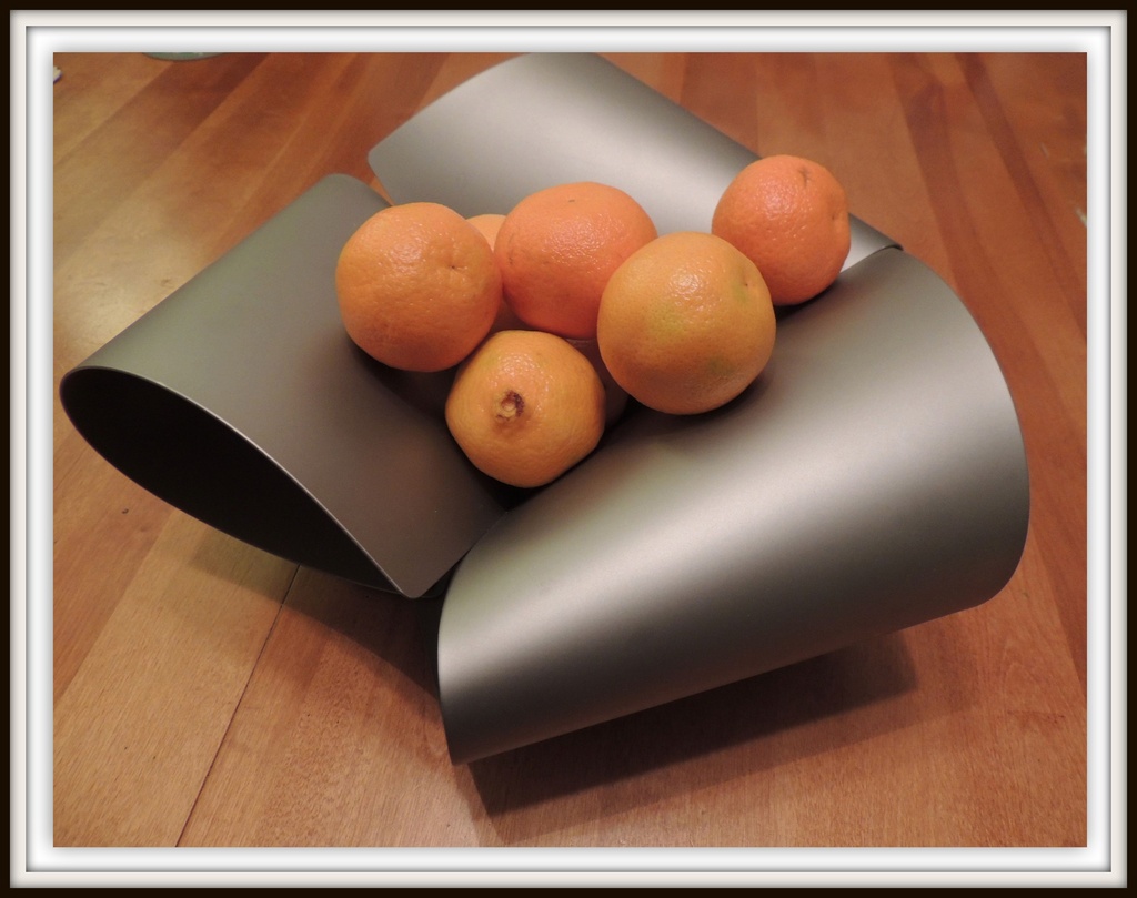 Still Life with Oranges by allie912