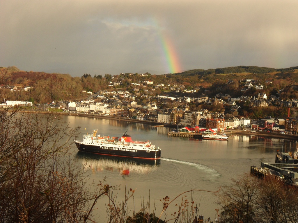 Oban Harbour by shannejw