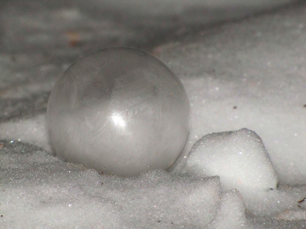 Frozen bubble by maggie2