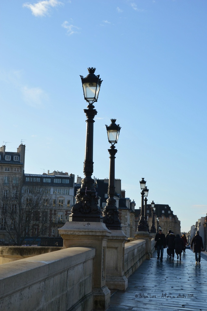 Walking on the Pont neuf by parisouailleurs