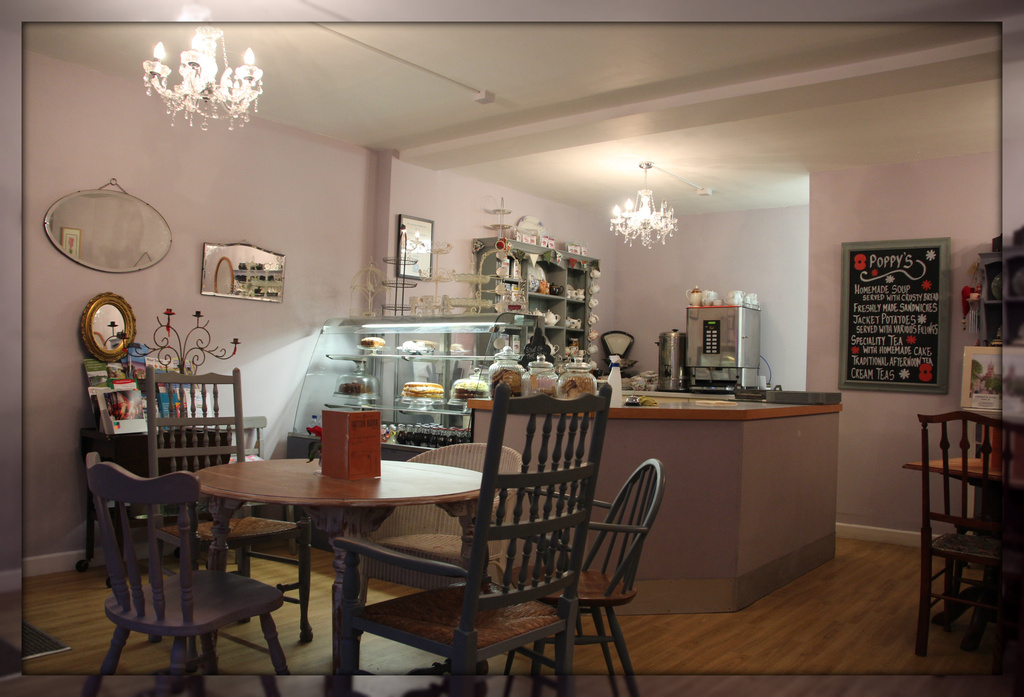 Poppy's vintage tea-room by busylady
