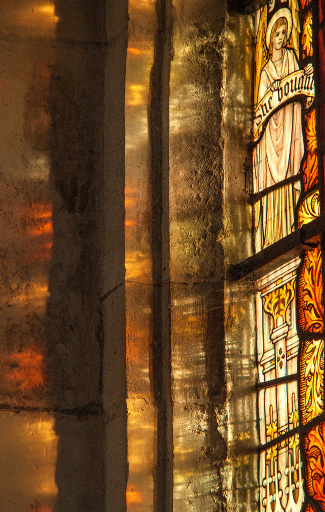 Stained glass and amber light by dulciknit