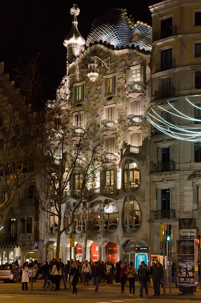 Casa Batlló by harveyzone
