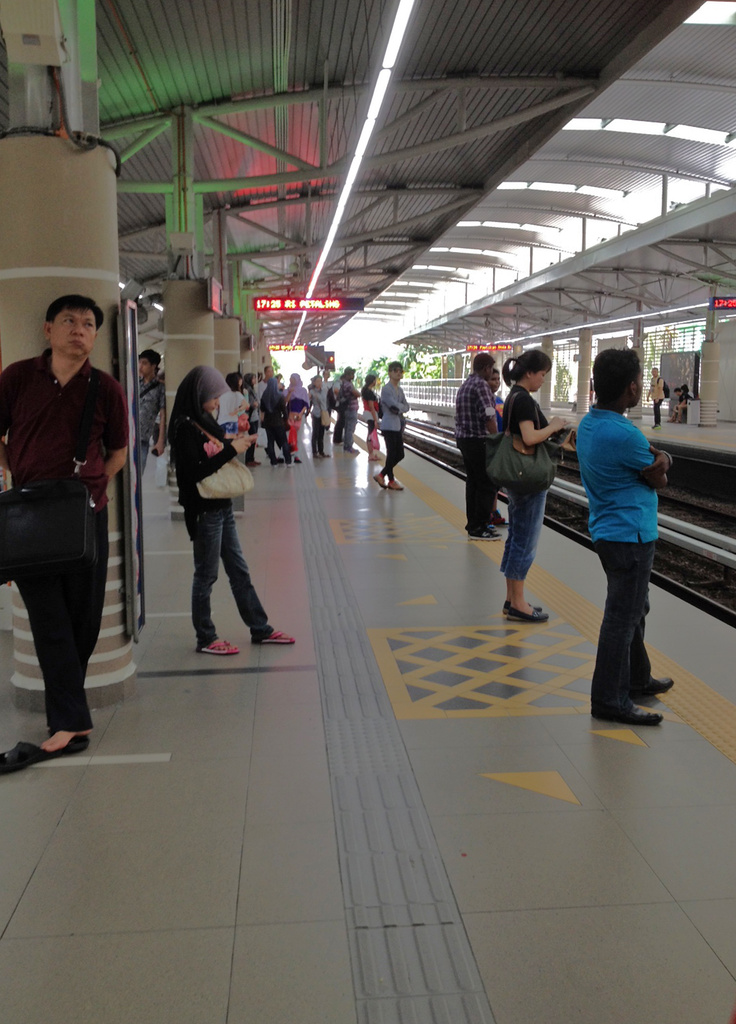 Hang Tuah LRT station by ianjb21