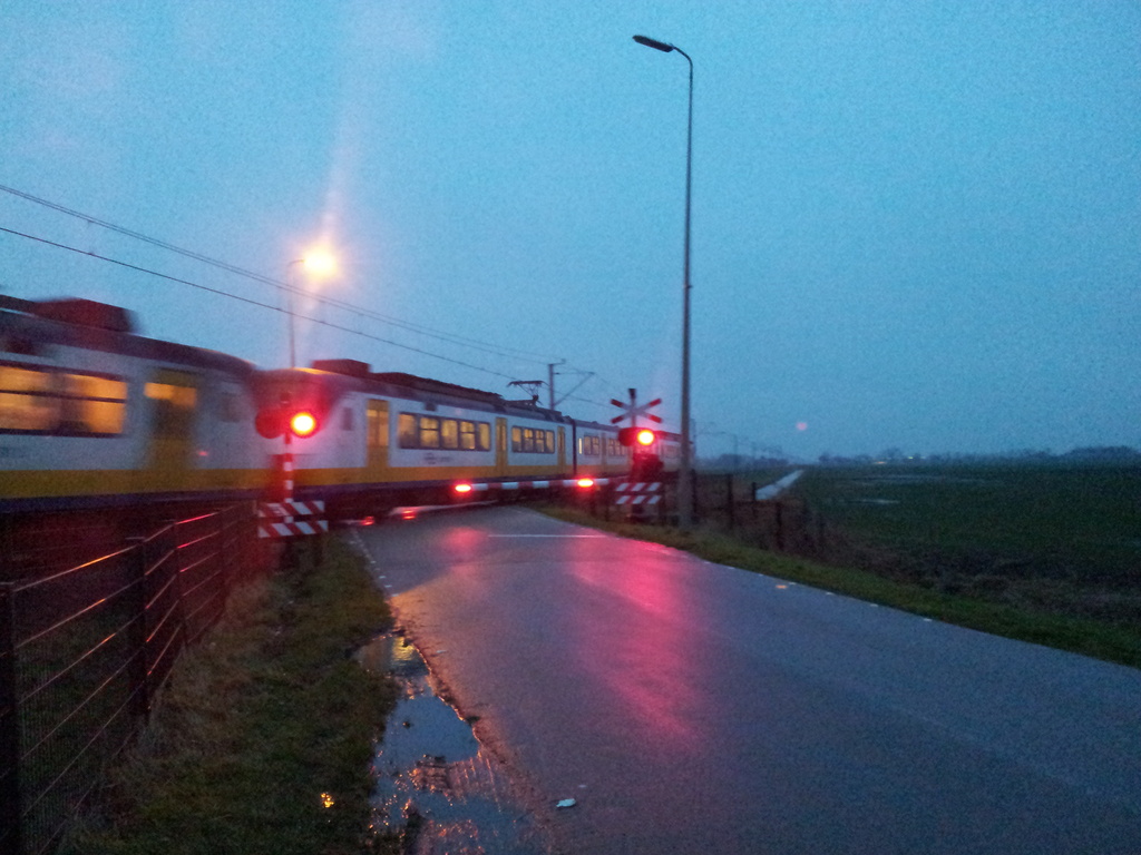 Zuidermeer - Koggeweg by train365