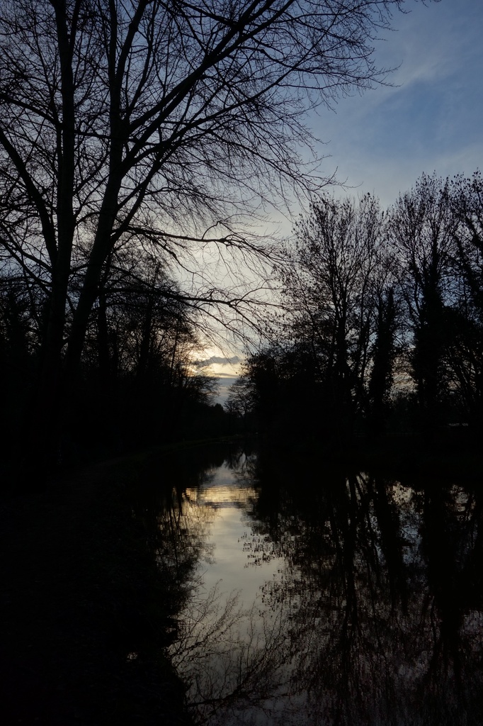 Sunset over the River Wey by mattjcuk