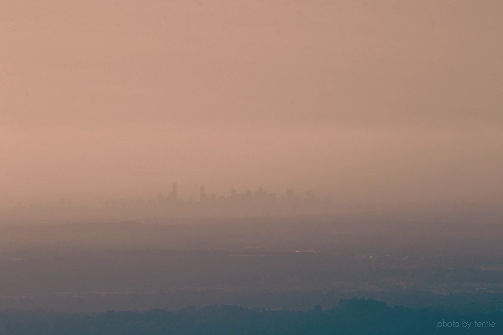 A distant Melbourne by teodw