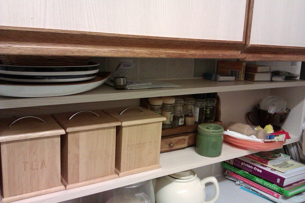 Shelves cleaned and decluttered by jennymdennis