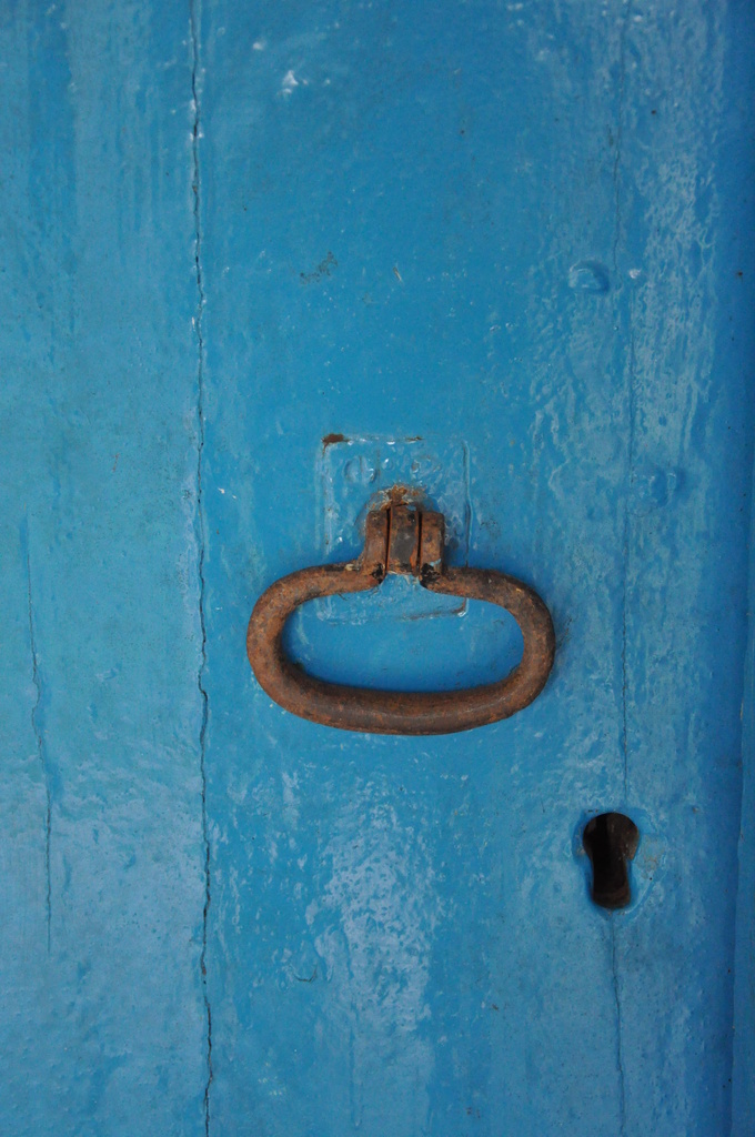 Church door by overalvandaan