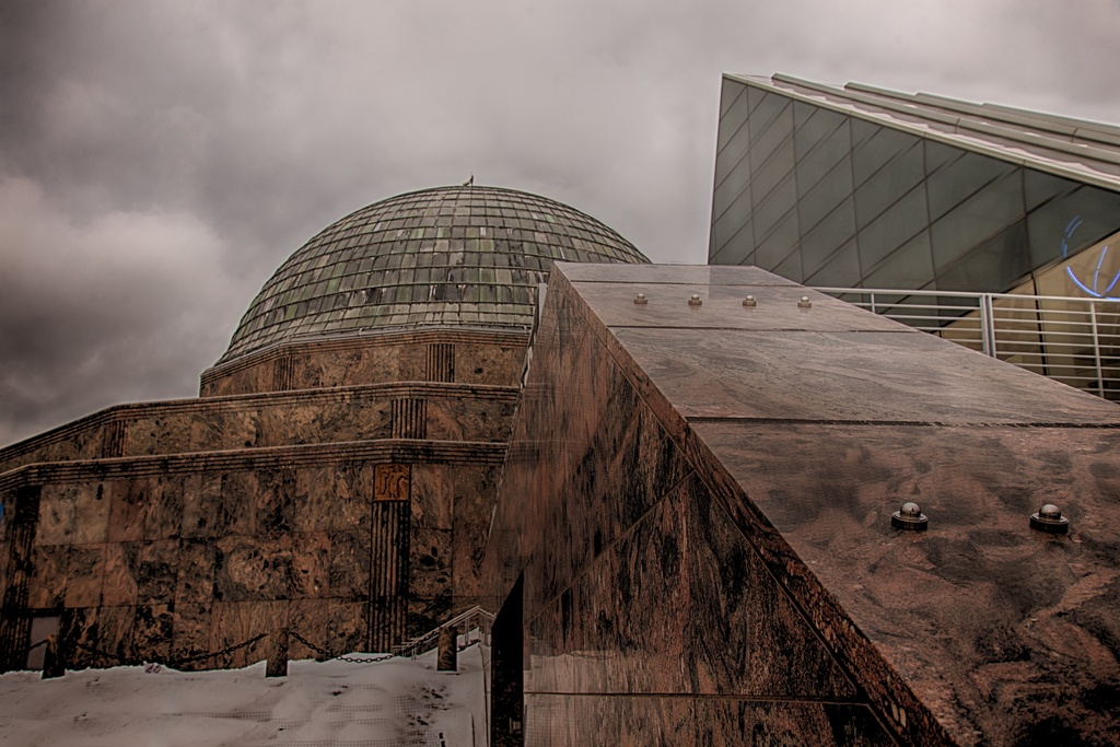 Adlar Planetarium on a Cold Winter's Night by taffy
