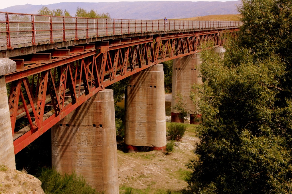 Railway bridge by busylady