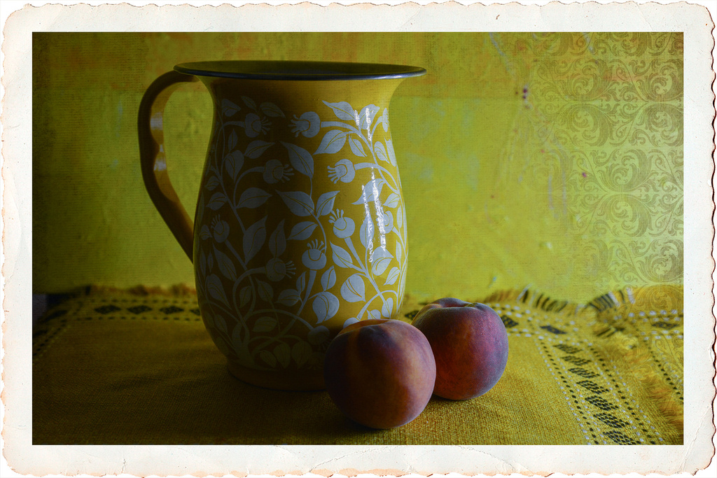 Yellow jug by jeneurell
