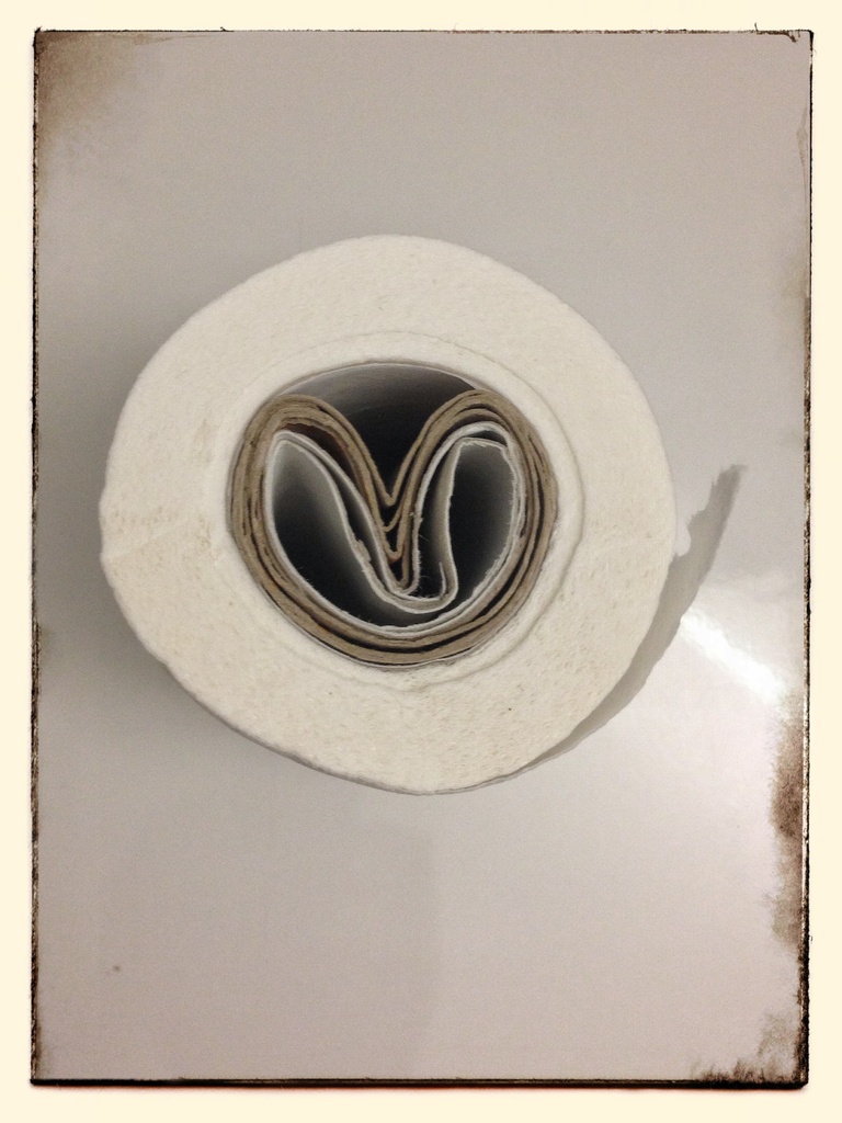 Toilet heart-roll by cocobella