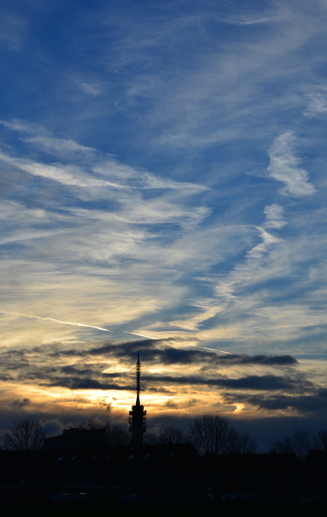 sunrise over the tv tower by iiwi