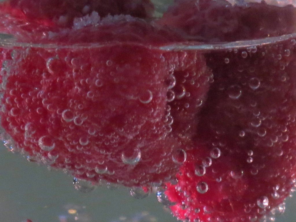 A Bit of Bubbly Berry by grammyn