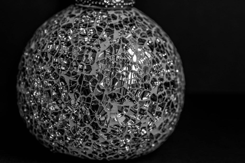 Mirrored ball by bizziebeeme