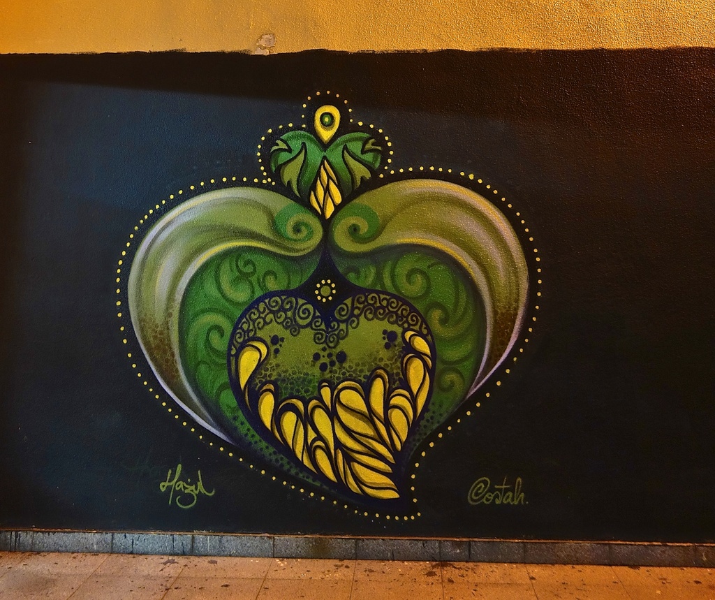 Giant green heart by cocobella