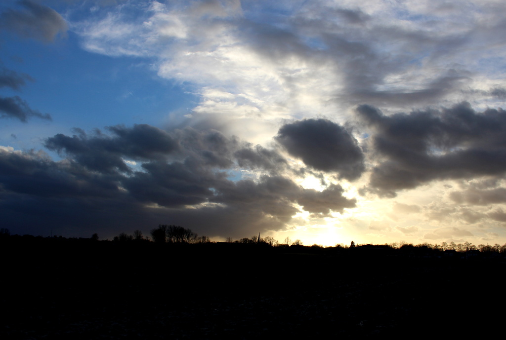 A sundown on the fields by pyrrhula