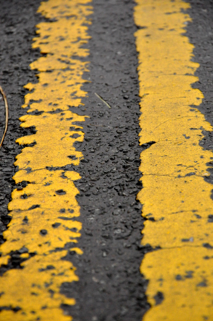 Double yellow lines by overalvandaan