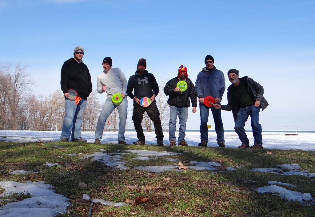 Last day of our Winter Iceberg Disc Golf League by brillomick