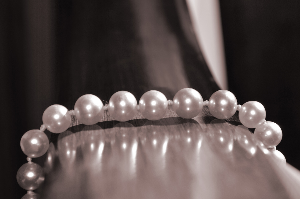 Pearls, no diamonds  by mej2011