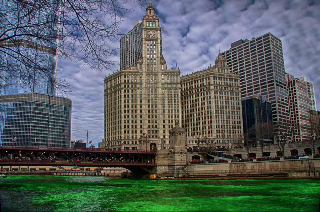 St Patrick's Day in Chicago: Dyeing the River Green by taffy