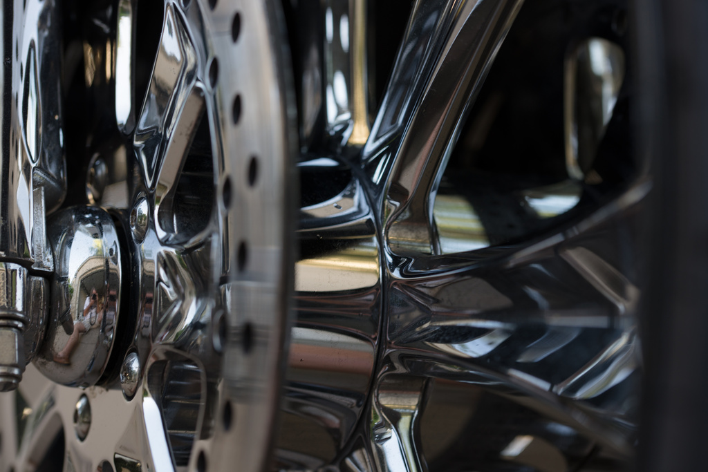 Chrome Wheel by stray_shooter