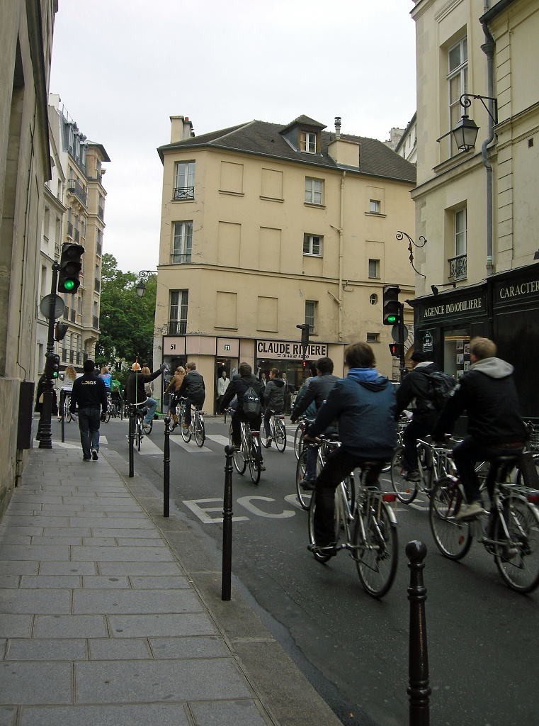 Biclycle tour in le Marais by parisouailleurs