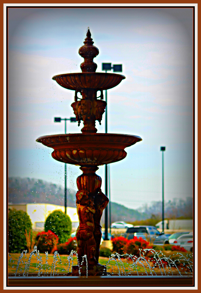 Fountain near the mall by vernabeth