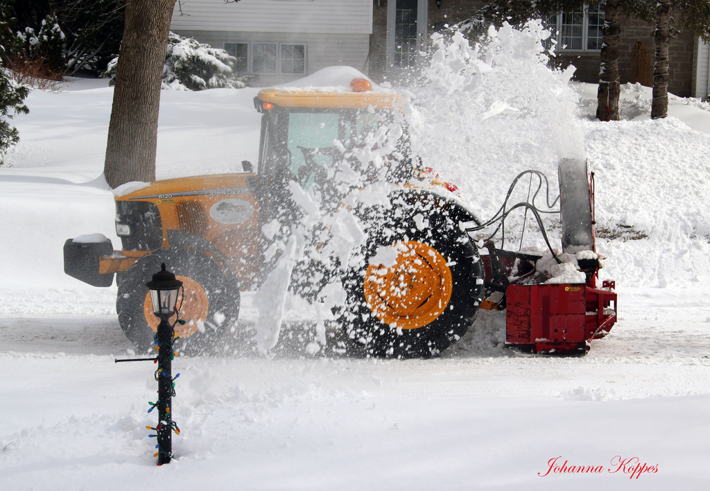 Snow blower Man. by hellie