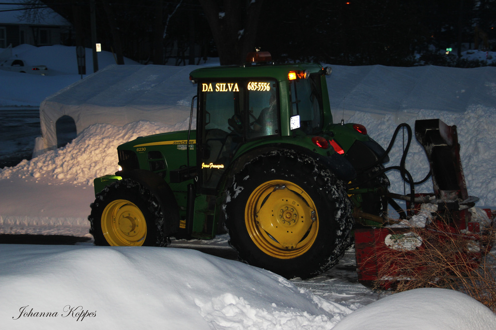 Night snow clearing by hellie