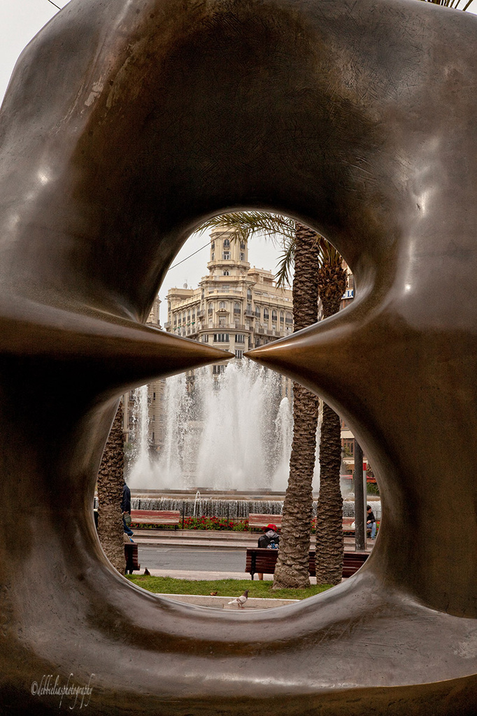 1.4.14 Through The Henry Moore by stoat