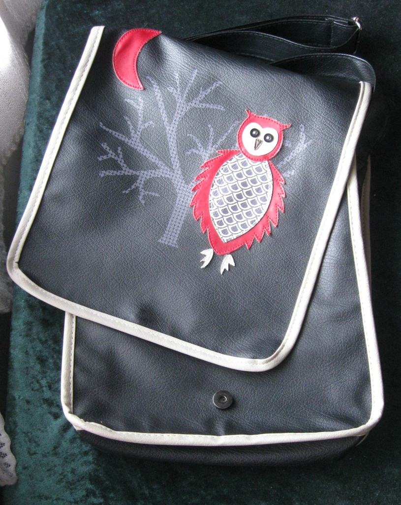 Owl-y Bag by mozette