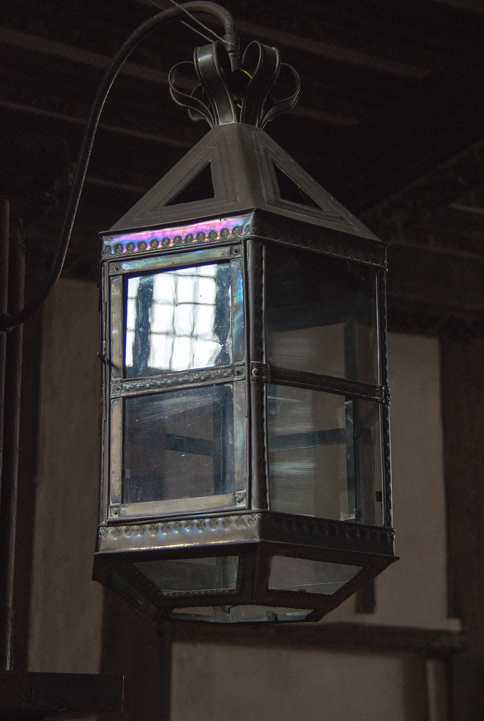 Lantern light by dulciknit